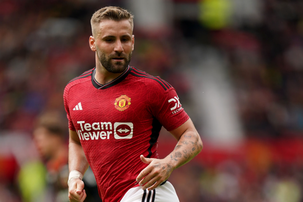 Três laterais-esquerdos de interesse do Manchester United revelados